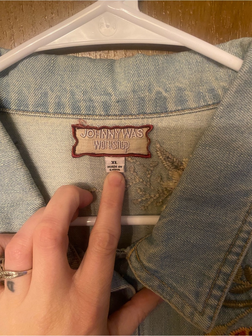 Johnny Was Light Blue Embroidered Denim Jacket with Floral & Bird Designs XL - Picture 4 of 6